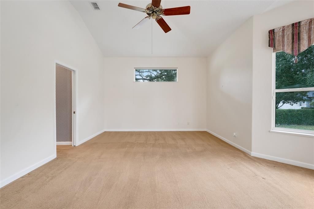 En Venta: $775,000 (4 camas, 3 baños, 2519 Pies cuadrados)