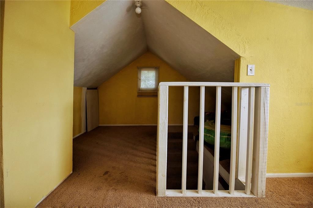 For Sale: $299,000 (2 beds, 1 baths, 575 Square Feet)