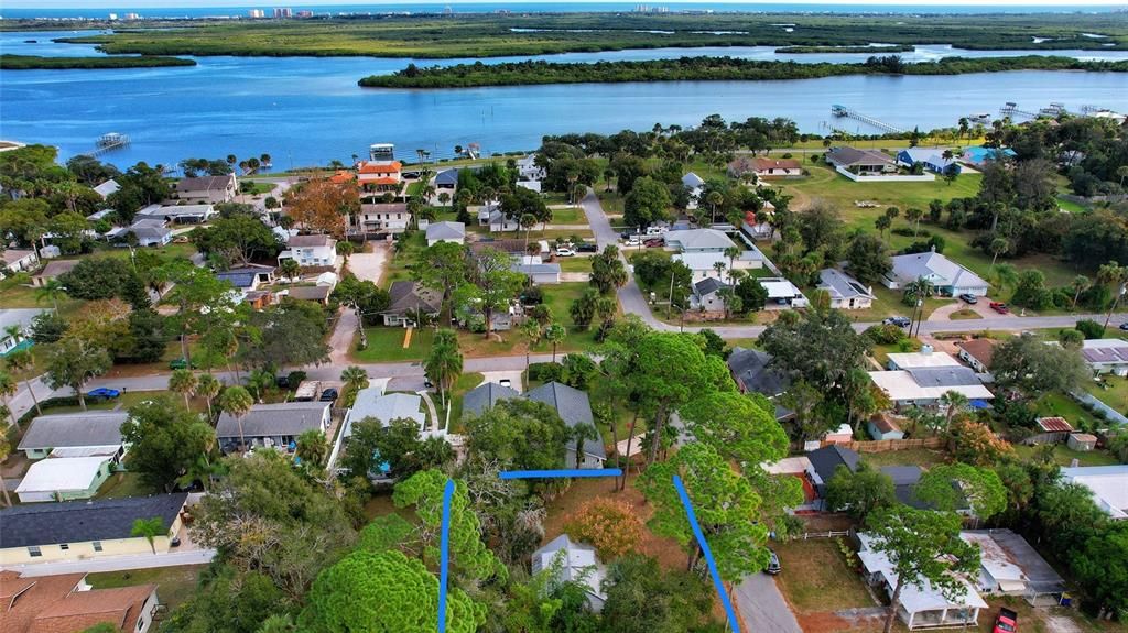 For Sale: $299,000 (2 beds, 1 baths, 575 Square Feet)