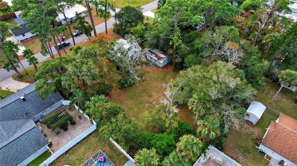 For Sale: $299,000 (2 beds, 1 baths, 575 Square Feet)