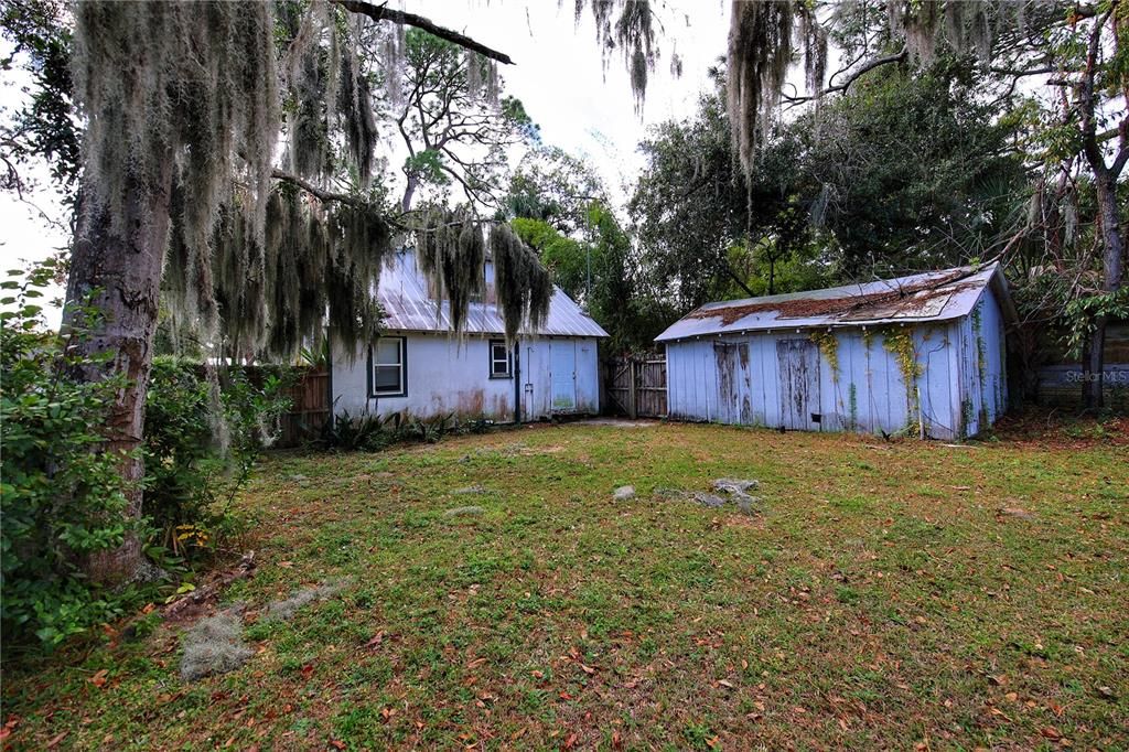 For Sale: $299,000 (2 beds, 1 baths, 575 Square Feet)