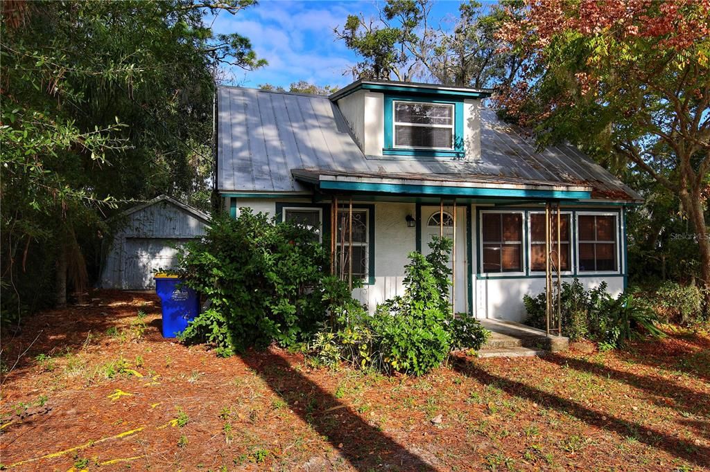 For Sale: $299,000 (2 beds, 1 baths, 575 Square Feet)