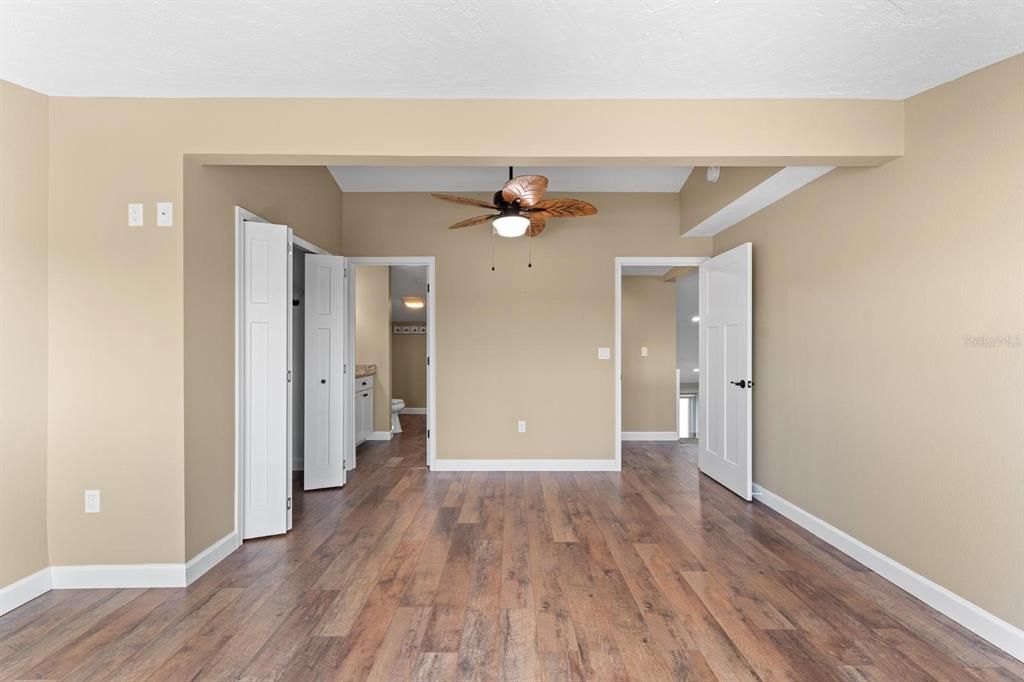 На продажу: $670,000 (3 спален, 3 ванн, 1988 Квадратных фут)