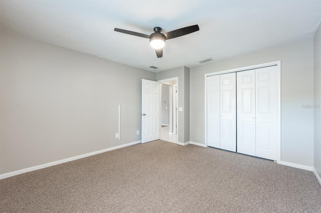 待售: $255,000 (2 贝兹, 2 浴室, 1098 平方英尺)