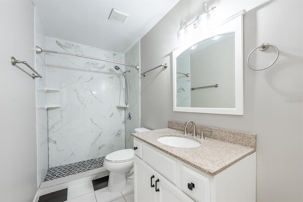 待售: $255,000 (2 贝兹, 2 浴室, 1098 平方英尺)