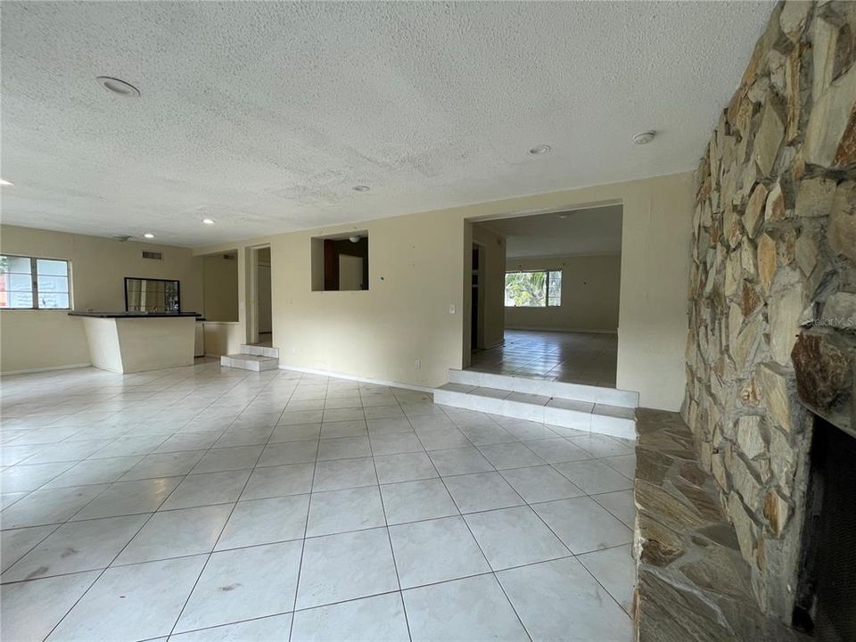 待售: $334,900 (2 贝兹, 2 浴室, 1889 平方英尺)