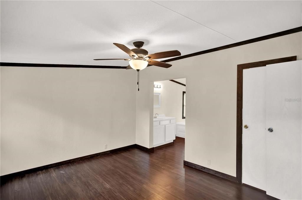 For Sale: $323,000 (3 beds, 2 baths, 1416 Square Feet)