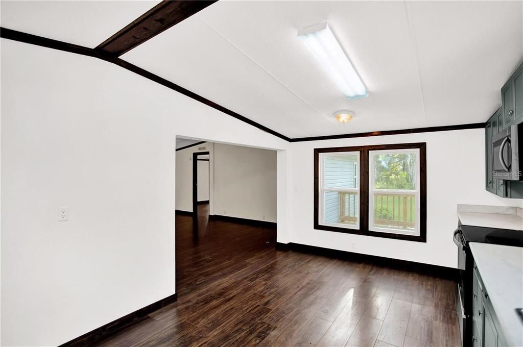 For Sale: $323,000 (3 beds, 2 baths, 1416 Square Feet)