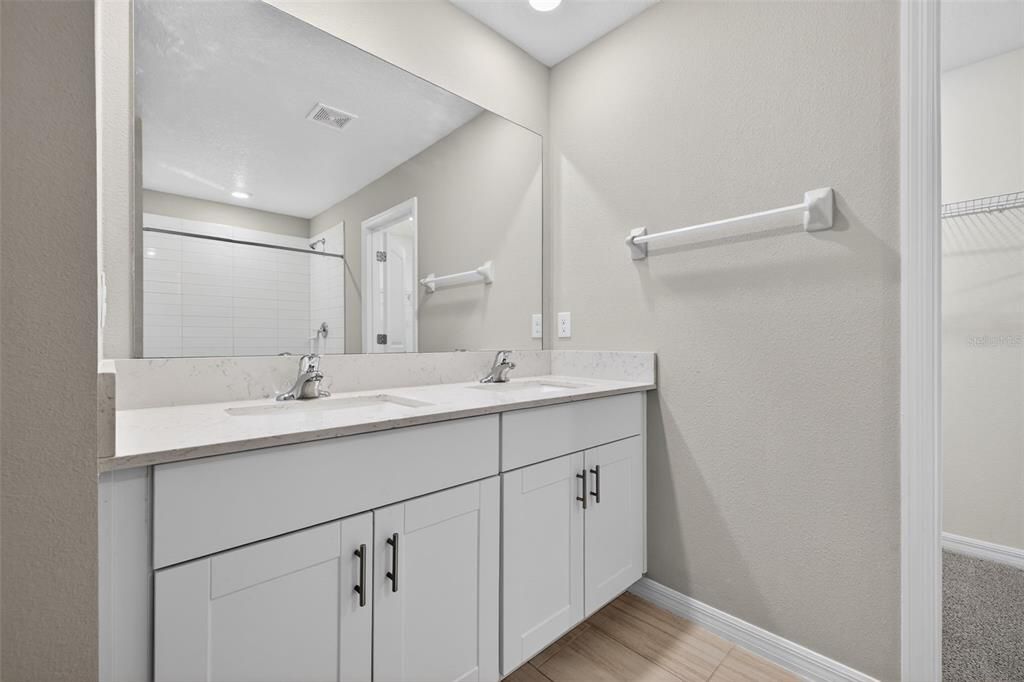 En Venta: $398,500 (5 camas, 2 baños, 2264 Pies cuadrados)