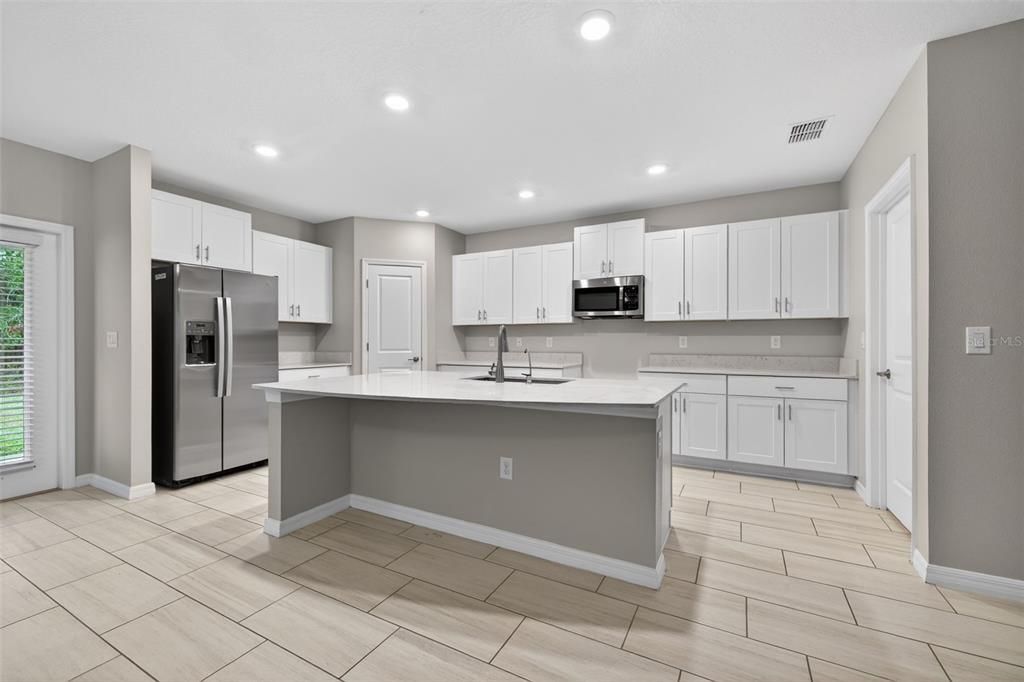 En Venta: $398,500 (5 camas, 2 baños, 2264 Pies cuadrados)