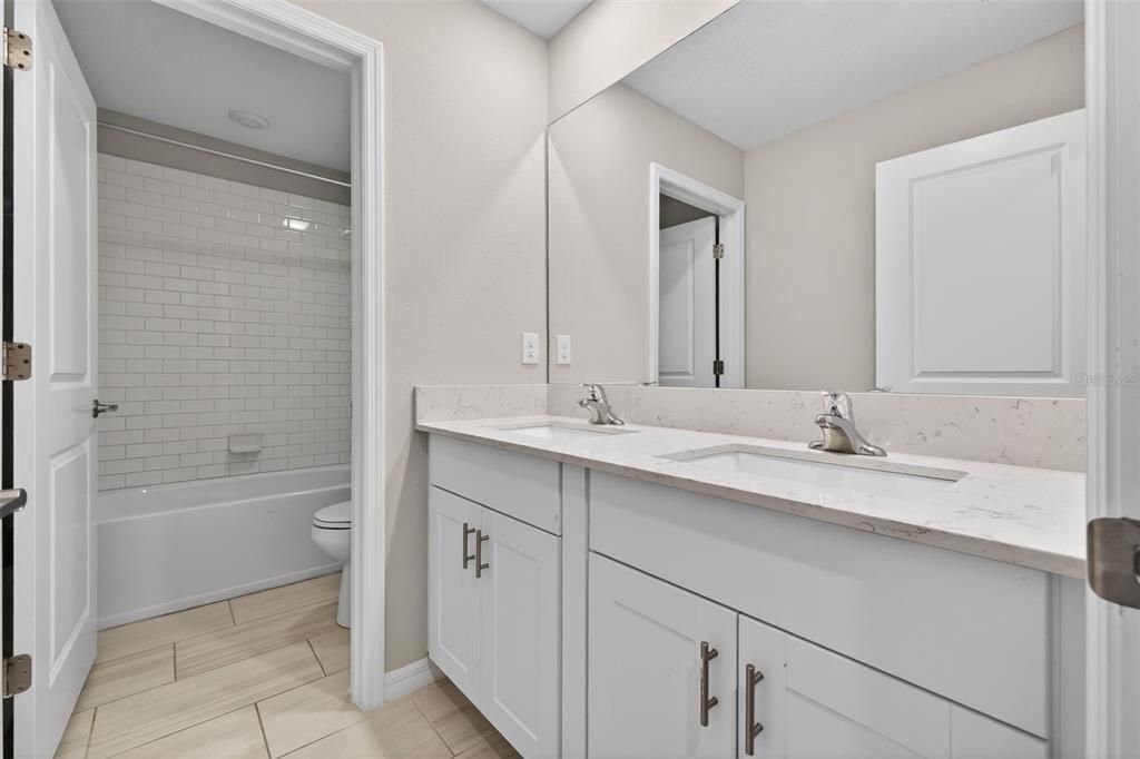 En Venta: $398,500 (5 camas, 2 baños, 2264 Pies cuadrados)