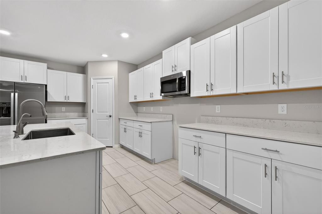 En Venta: $398,500 (5 camas, 2 baños, 2264 Pies cuadrados)