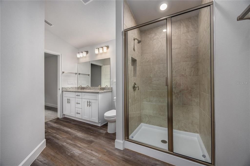 For Sale: $362,500 (4 beds, 2 baths, 1820 Square Feet)