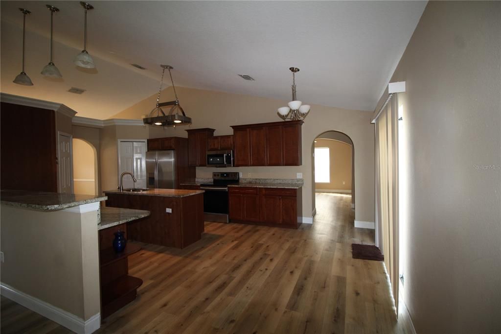 For Sale: $379,000 (3 beds, 2 baths, 2217 Square Feet)
