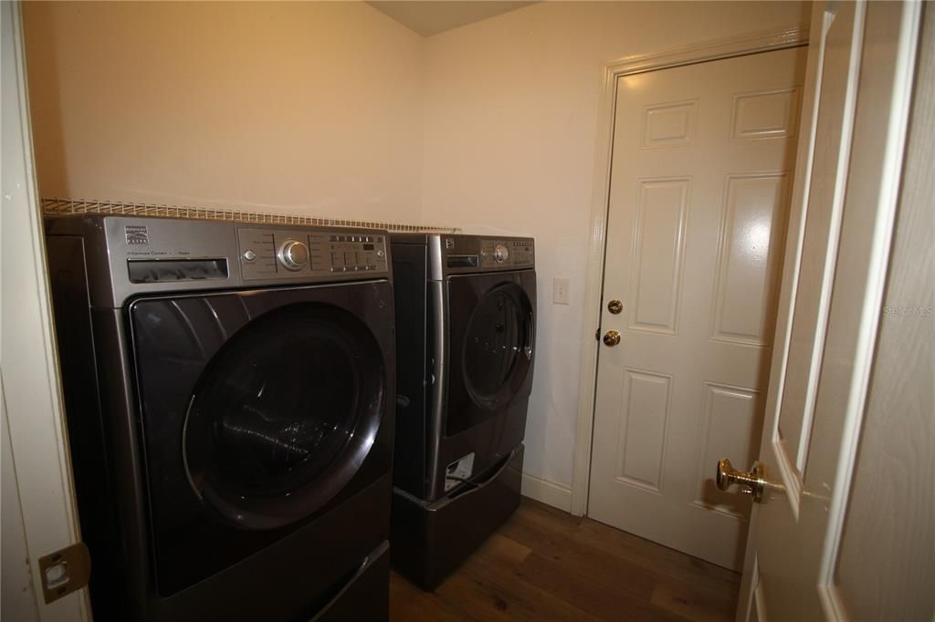 For Sale: $379,000 (3 beds, 2 baths, 2217 Square Feet)