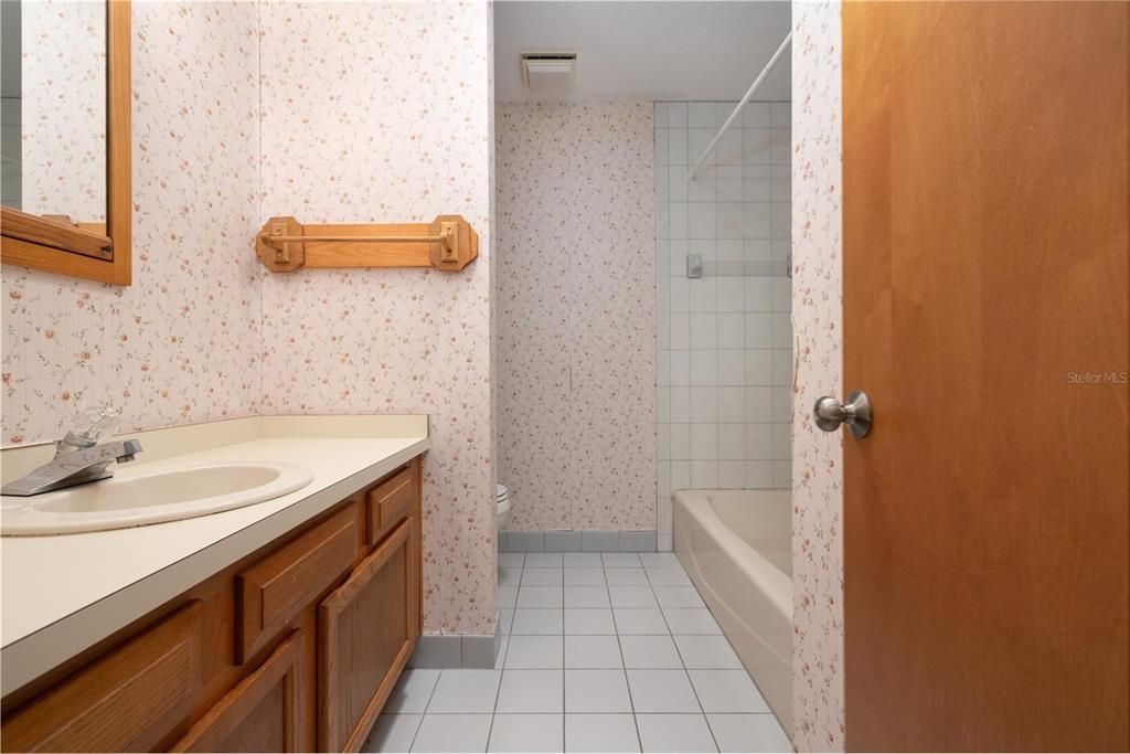 В аренду: $1,850 (2 спален, 2 ванн, 1706 Квадратных фут)