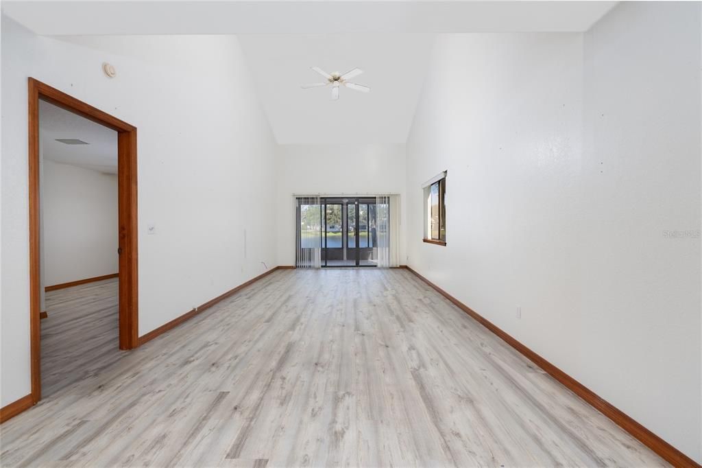 В аренду: $1,850 (2 спален, 2 ванн, 1706 Квадратных фут)