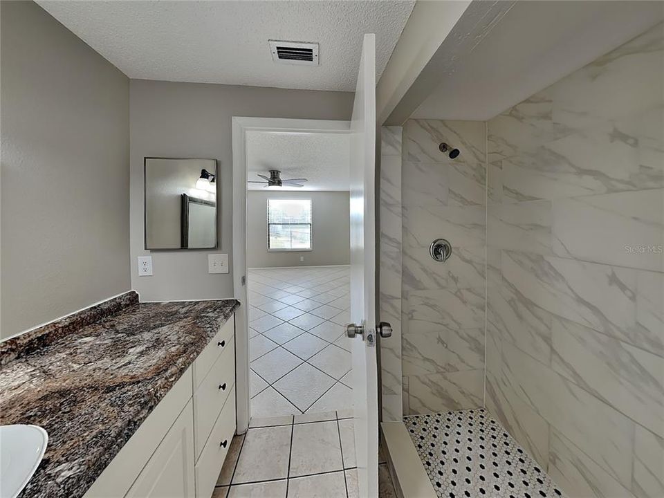 En Renta: $2,649 (3 camas, 2 baños, 1550 Pies cuadrados)