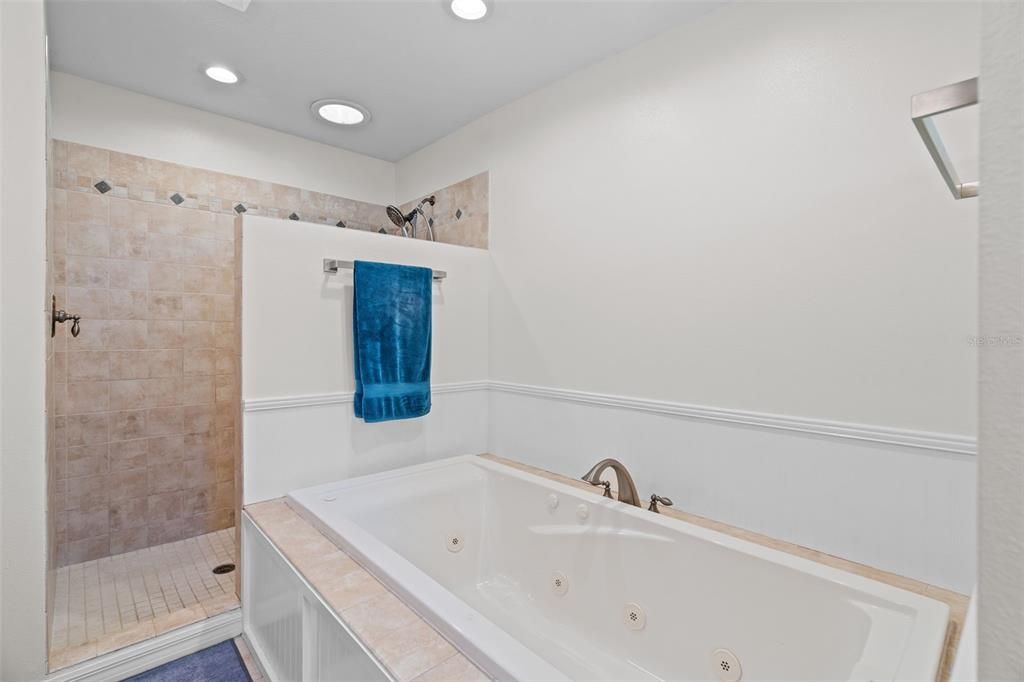 For Sale: $490,000 (4 beds, 3 baths, 2109 Square Feet)