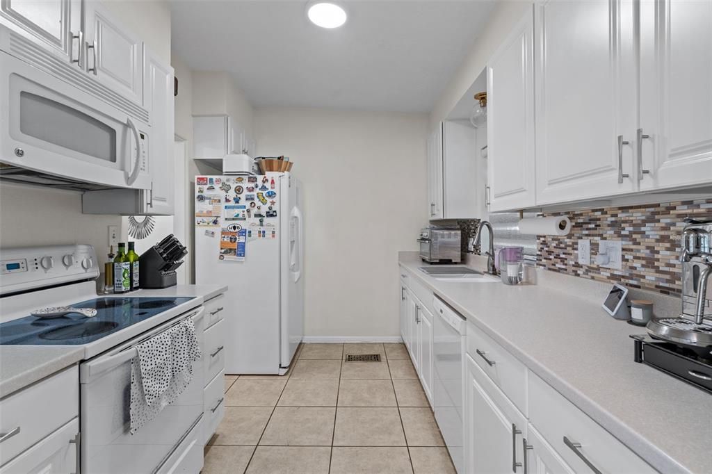 For Sale: $490,000 (4 beds, 3 baths, 2109 Square Feet)