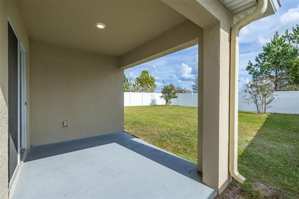 На продажу: $375,000 (4 спален, 2 ванн, 1812 Квадратных фут)