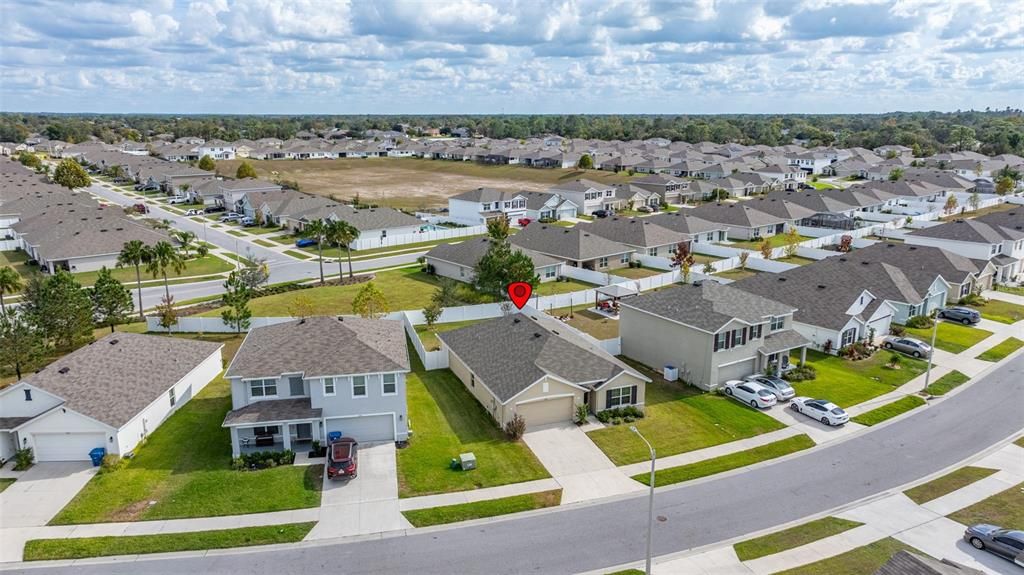 На продажу: $375,000 (4 спален, 2 ванн, 1812 Квадратных фут)