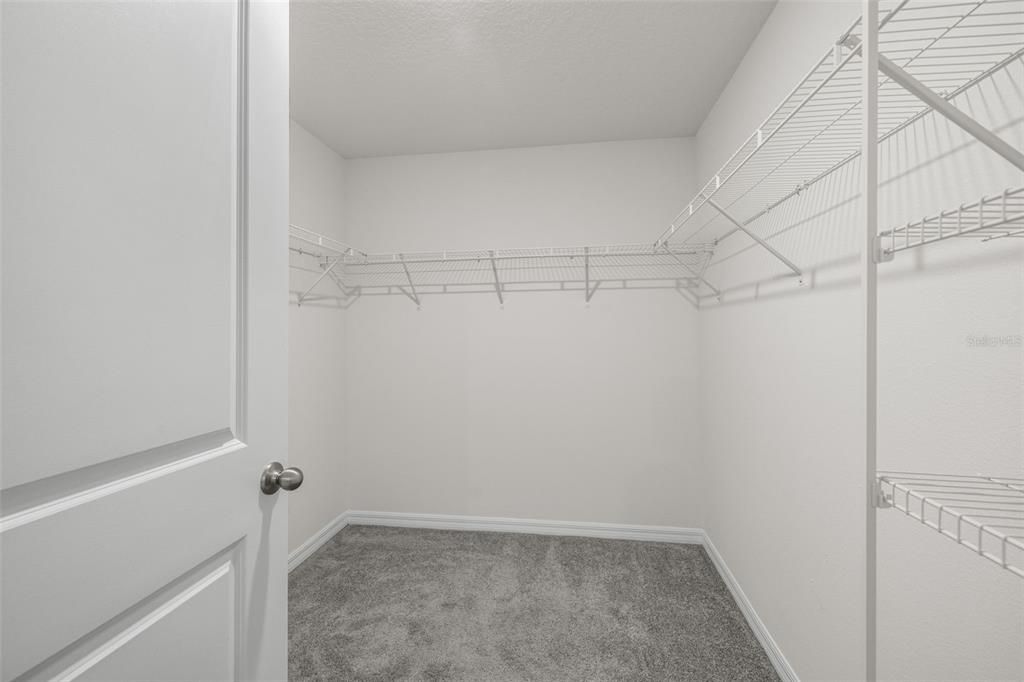 На продажу: $375,000 (4 спален, 2 ванн, 1812 Квадратных фут)