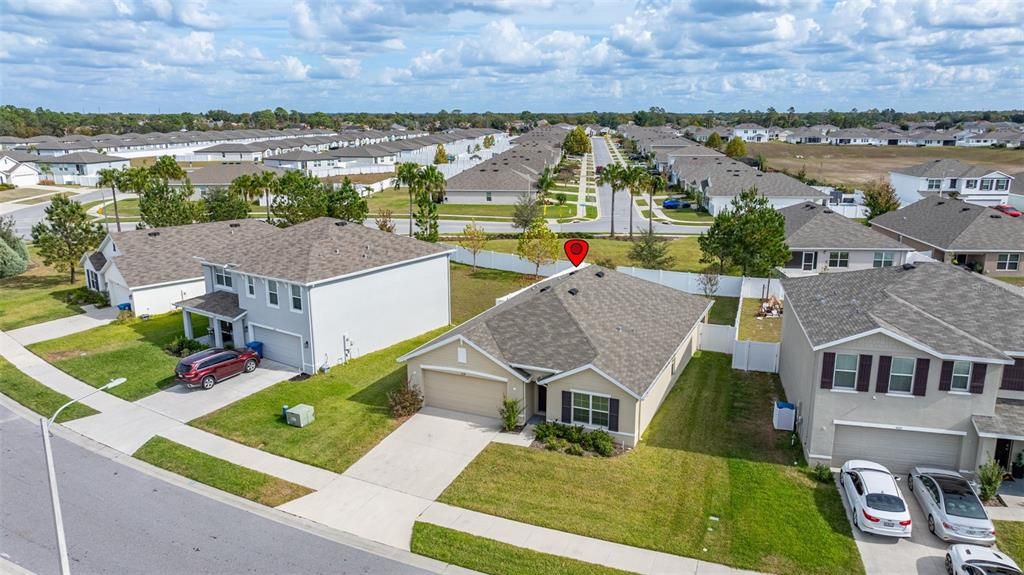 На продажу: $375,000 (4 спален, 2 ванн, 1812 Квадратных фут)