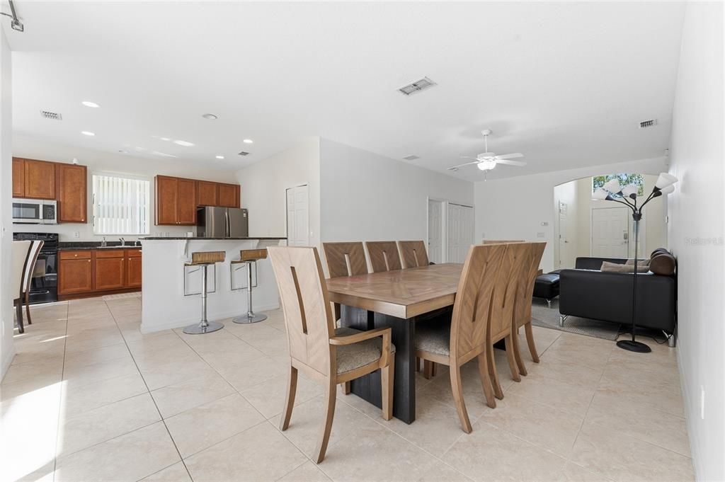 En Venta: $460,000 (4 camas, 3 baños, 1808 Pies cuadrados)