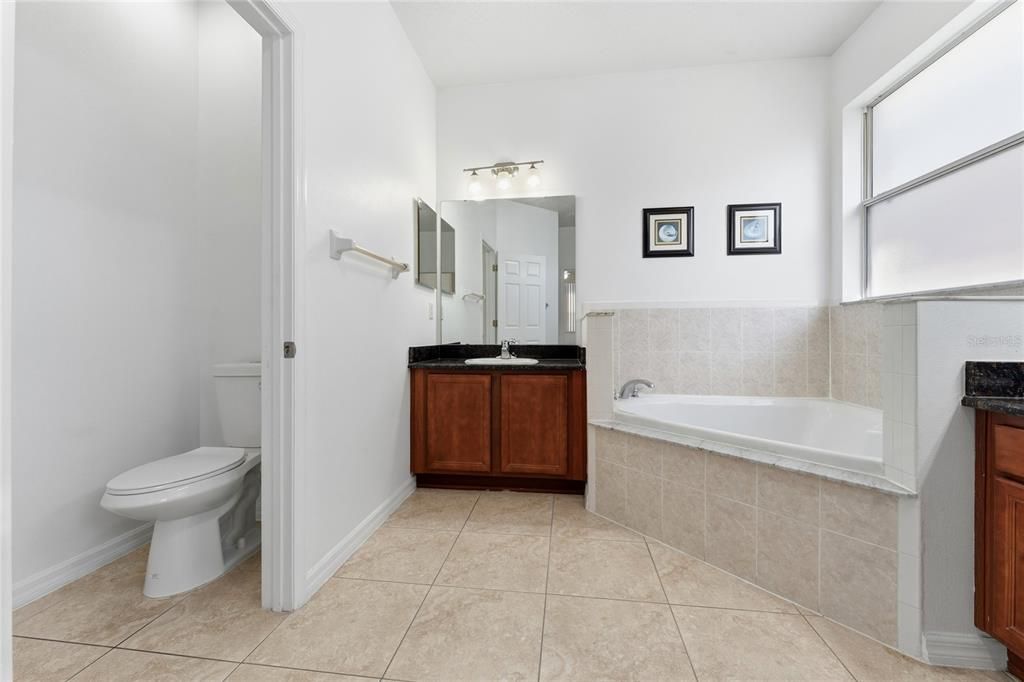 En Venta: $460,000 (4 camas, 3 baños, 1808 Pies cuadrados)