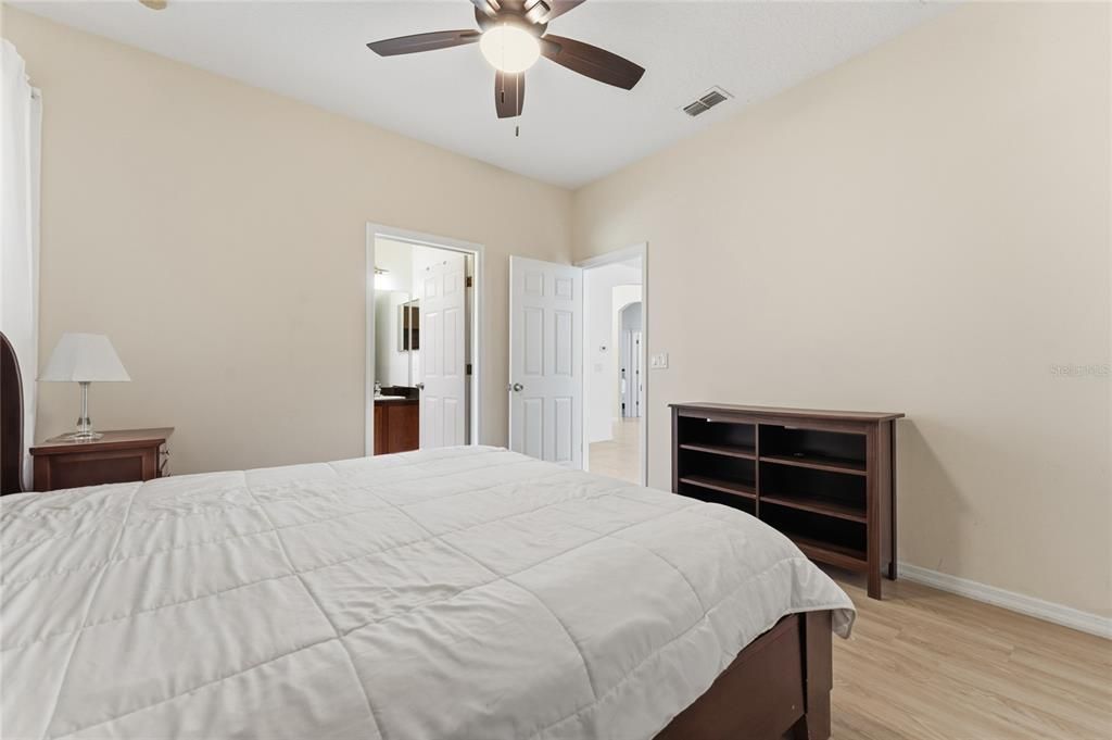 En Venta: $460,000 (4 camas, 3 baños, 1808 Pies cuadrados)