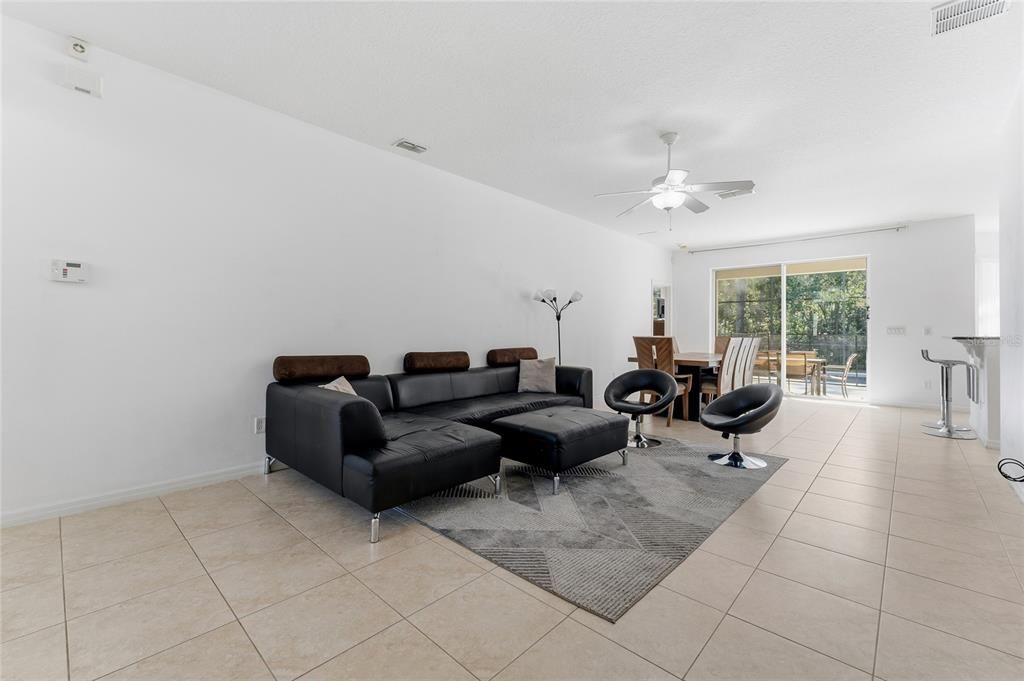 En Venta: $460,000 (4 camas, 3 baños, 1808 Pies cuadrados)