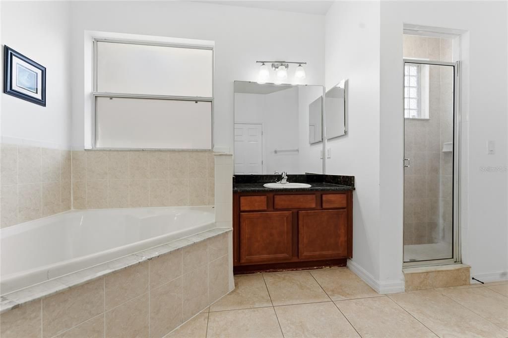 En Venta: $460,000 (4 camas, 3 baños, 1808 Pies cuadrados)