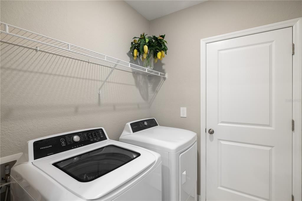 На продажу: $445,000 (5 спален, 2 ванн, 2215 Квадратных фут)