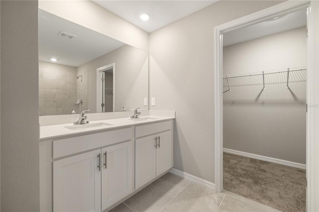 На продажу: $445,000 (5 спален, 2 ванн, 2215 Квадратных фут)