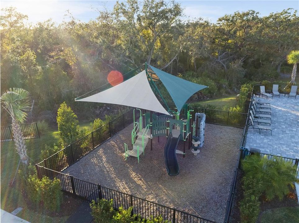 На продажу: $445,000 (5 спален, 2 ванн, 2215 Квадратных фут)