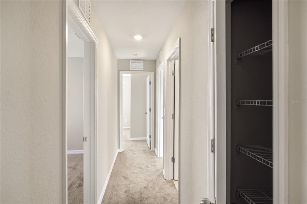 На продажу: $445,000 (5 спален, 2 ванн, 2215 Квадратных фут)