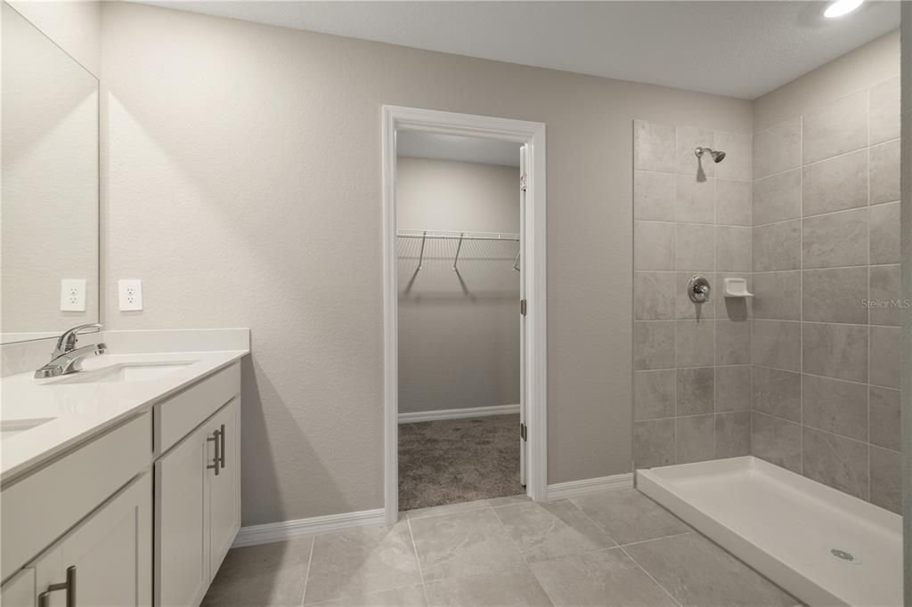 На продажу: $445,000 (5 спален, 2 ванн, 2215 Квадратных фут)