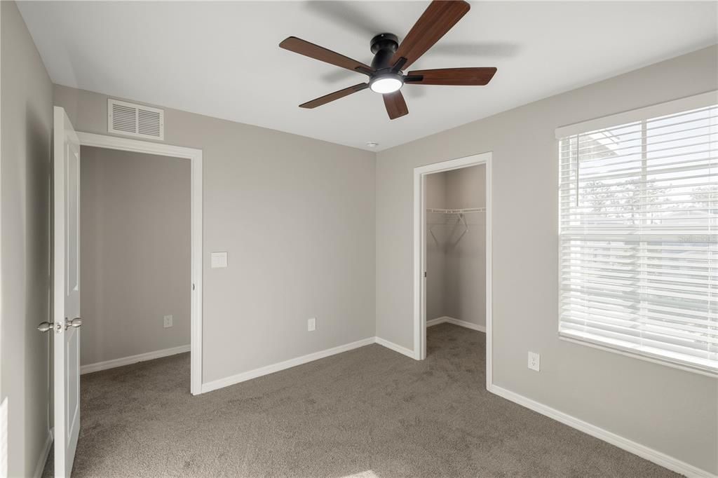 На продажу: $445,000 (5 спален, 2 ванн, 2215 Квадратных фут)