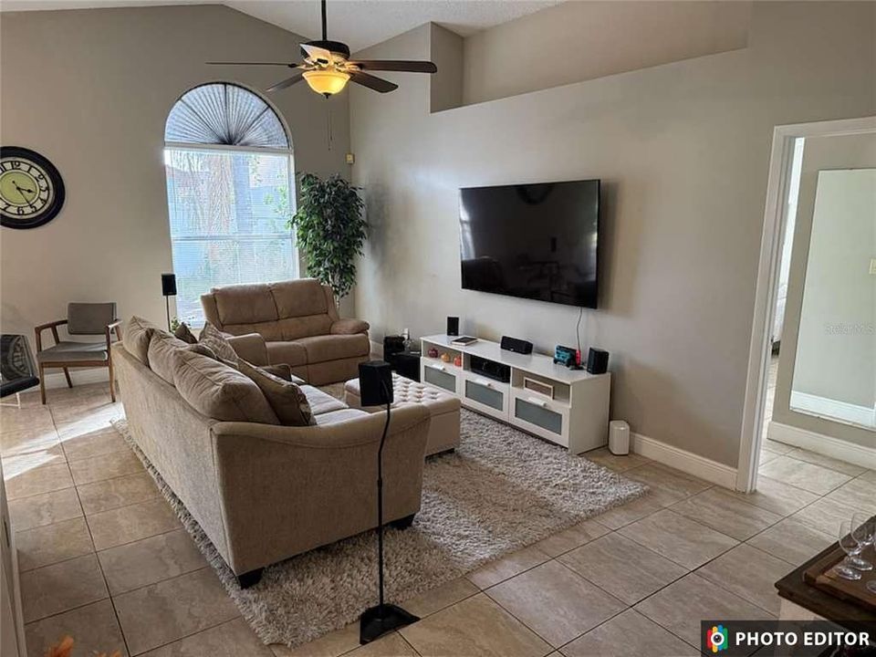 待售: $309,000 (2 贝兹, 2 浴室, 1330 平方英尺)