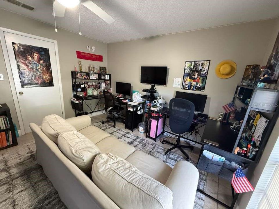 待售: $309,000 (2 贝兹, 2 浴室, 1330 平方英尺)