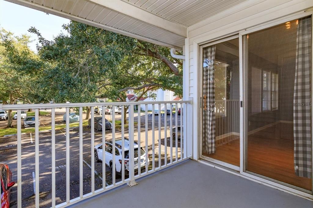 На продажу: $229,000 (2 спален, 2 ванн, 971 Квадратных фут)