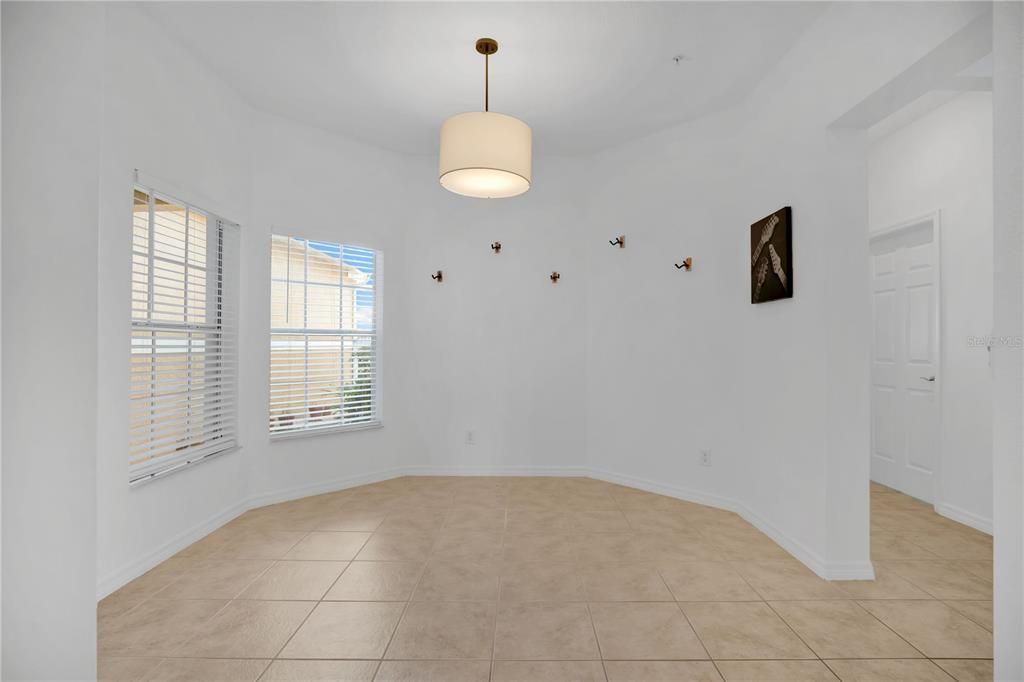 En Renta: $2,950 (3 camas, 2 baños, 1914 Pies cuadrados)