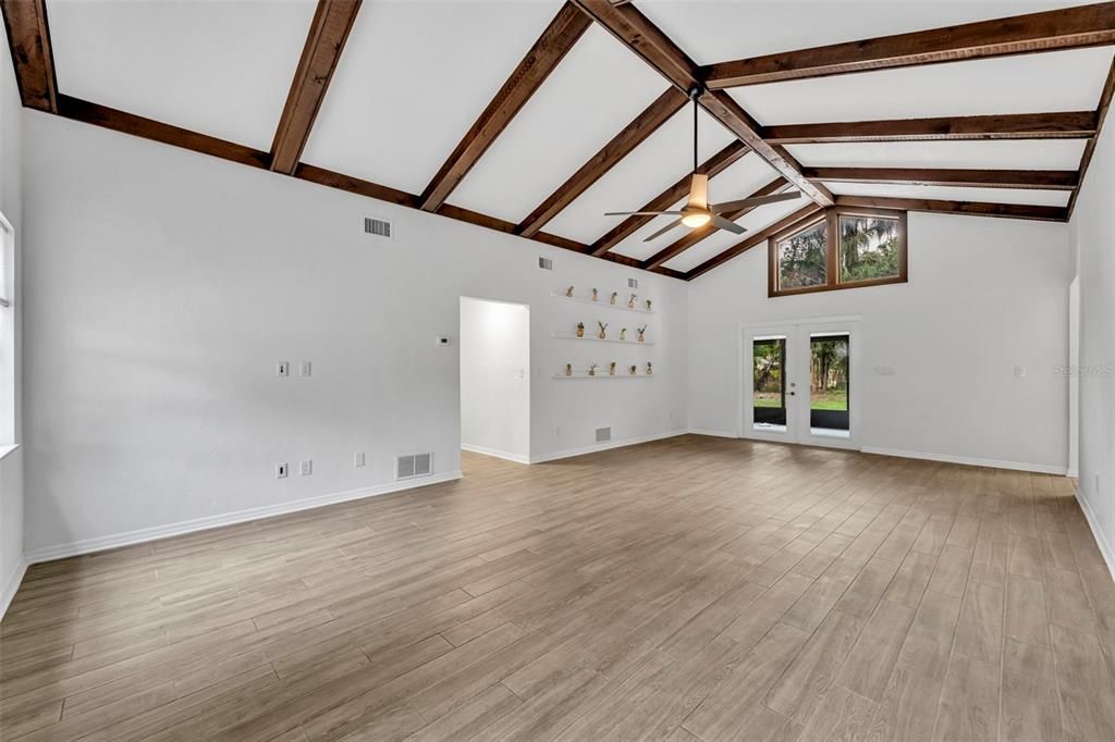 For Sale: $379,900 (3 beds, 2 baths, 1883 Square Feet)