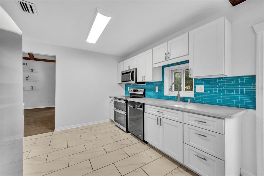 For Sale: $379,900 (3 beds, 2 baths, 1883 Square Feet)