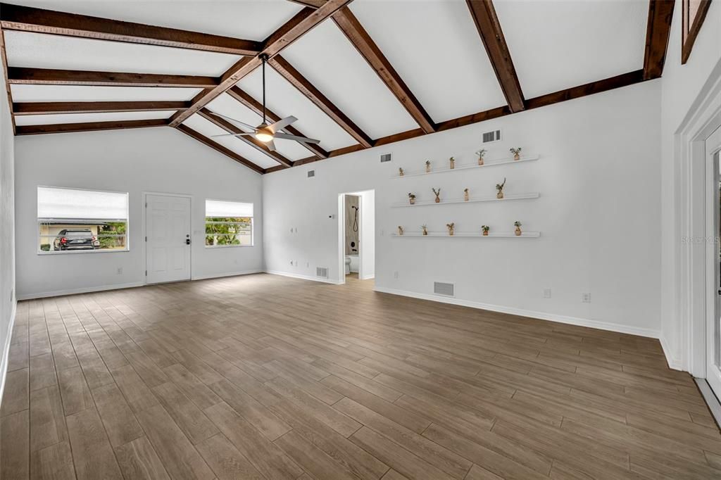 For Sale: $379,900 (3 beds, 2 baths, 1883 Square Feet)