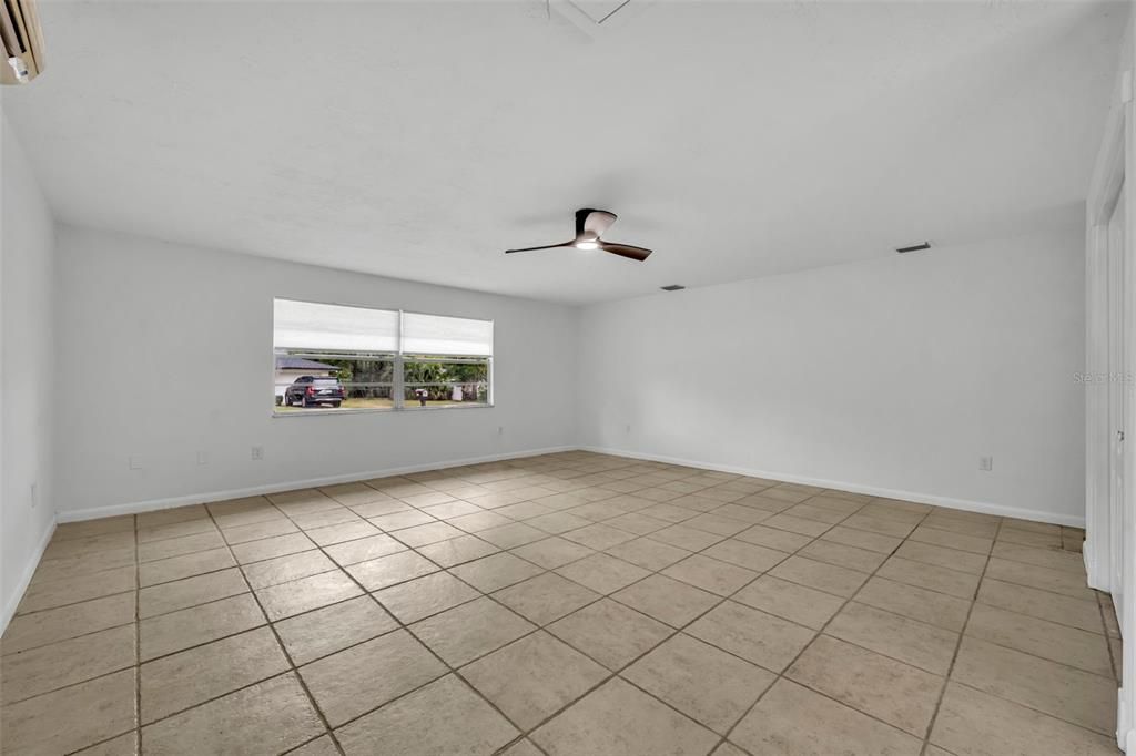 For Sale: $379,900 (3 beds, 2 baths, 1883 Square Feet)