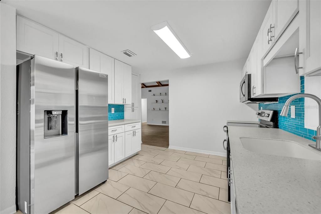 For Sale: $379,900 (3 beds, 2 baths, 1883 Square Feet)