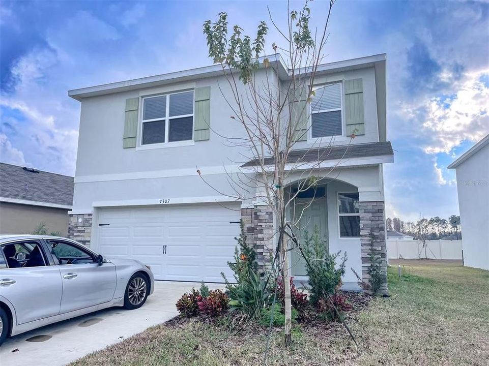 For Rent: $2,295 (3 beds, 2 baths, 1961 Square Feet)