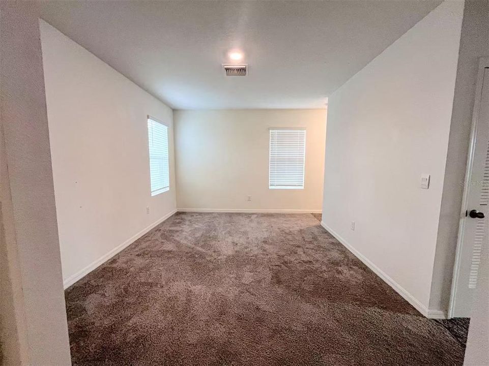 For Rent: $2,295 (3 beds, 2 baths, 1961 Square Feet)